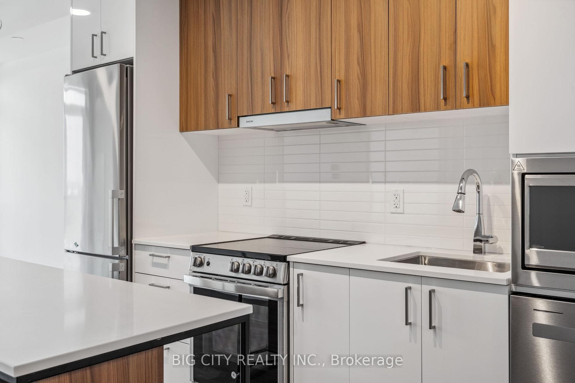 30 Upper Mall Way Unit 608A photo 7