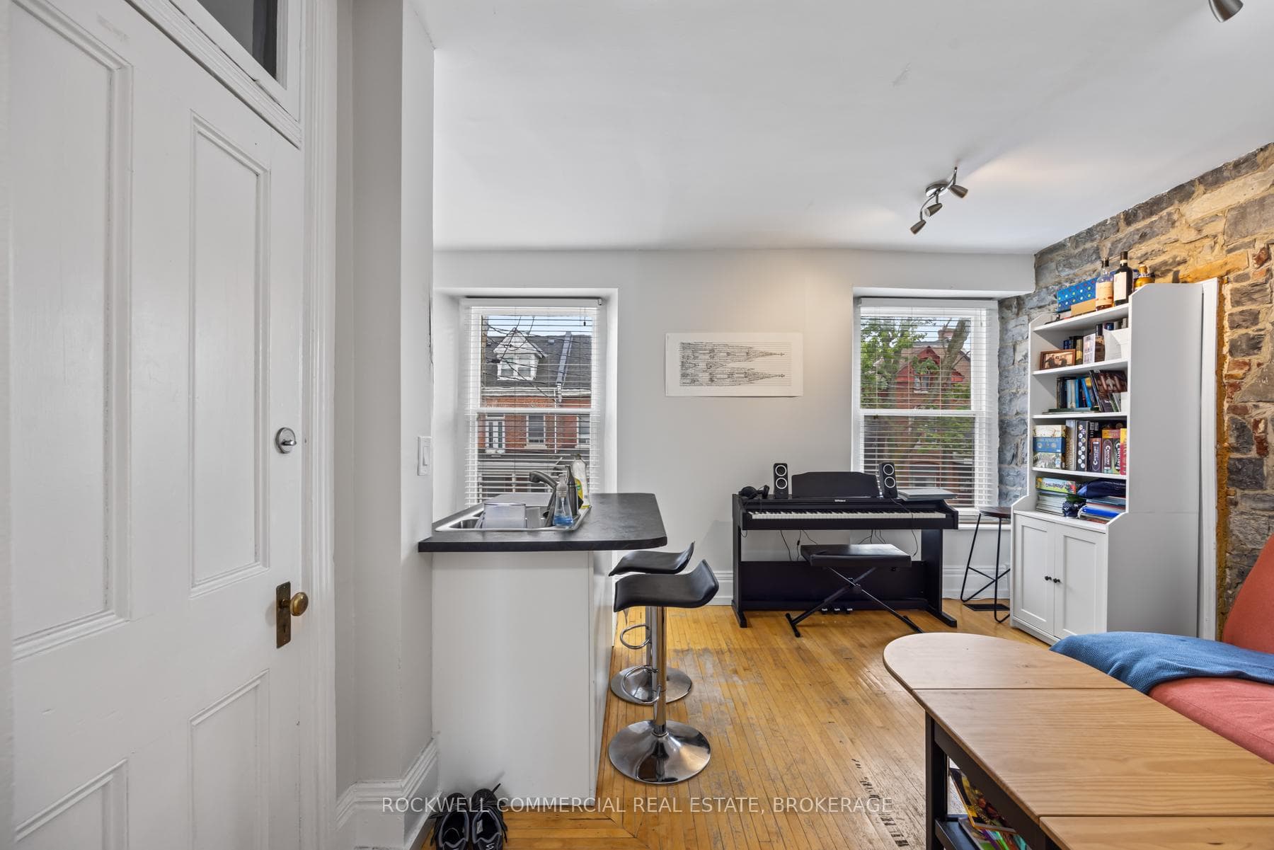 231 Brock Street photo 8
