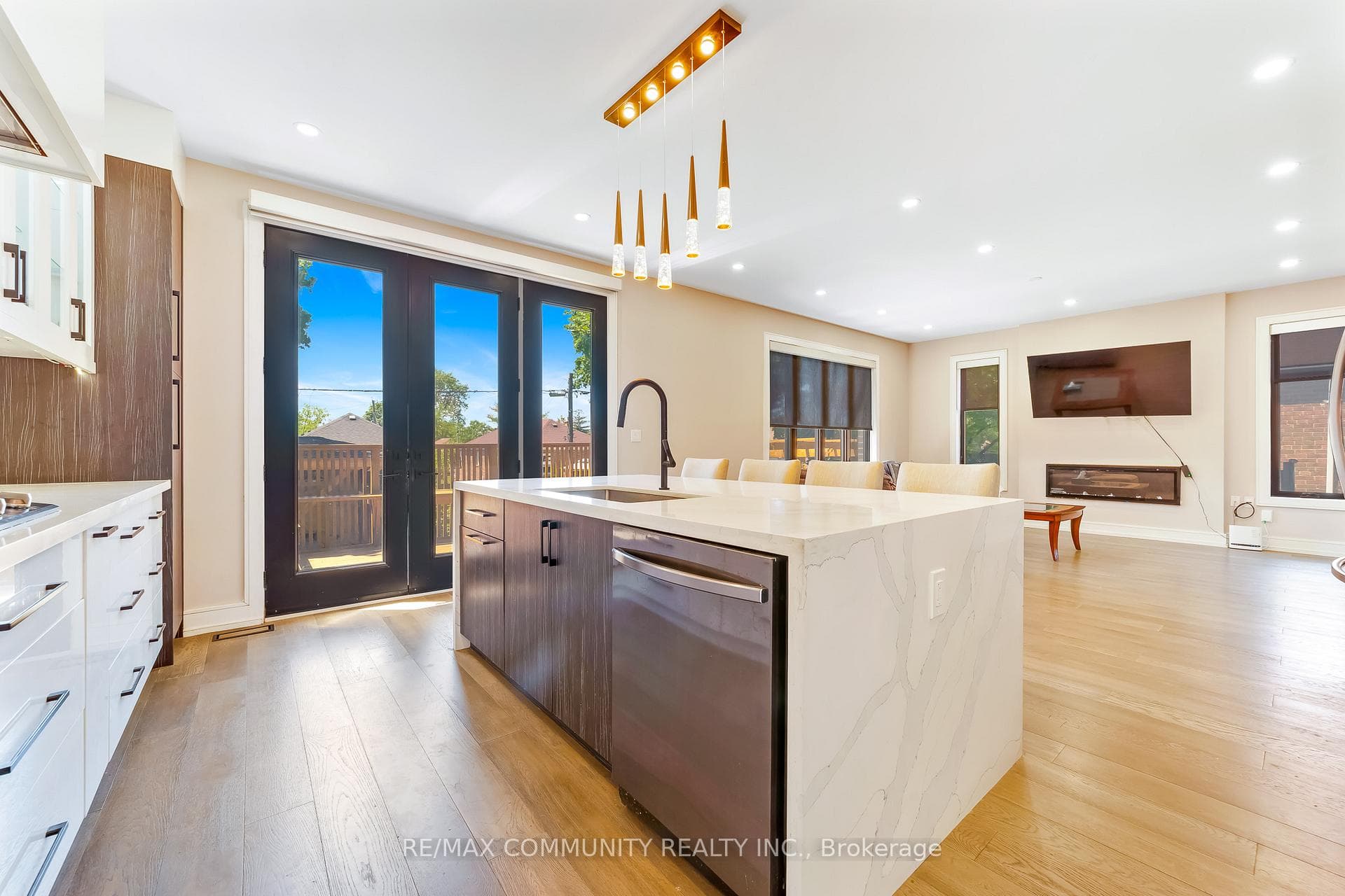 856 Kennedy Road photo 13