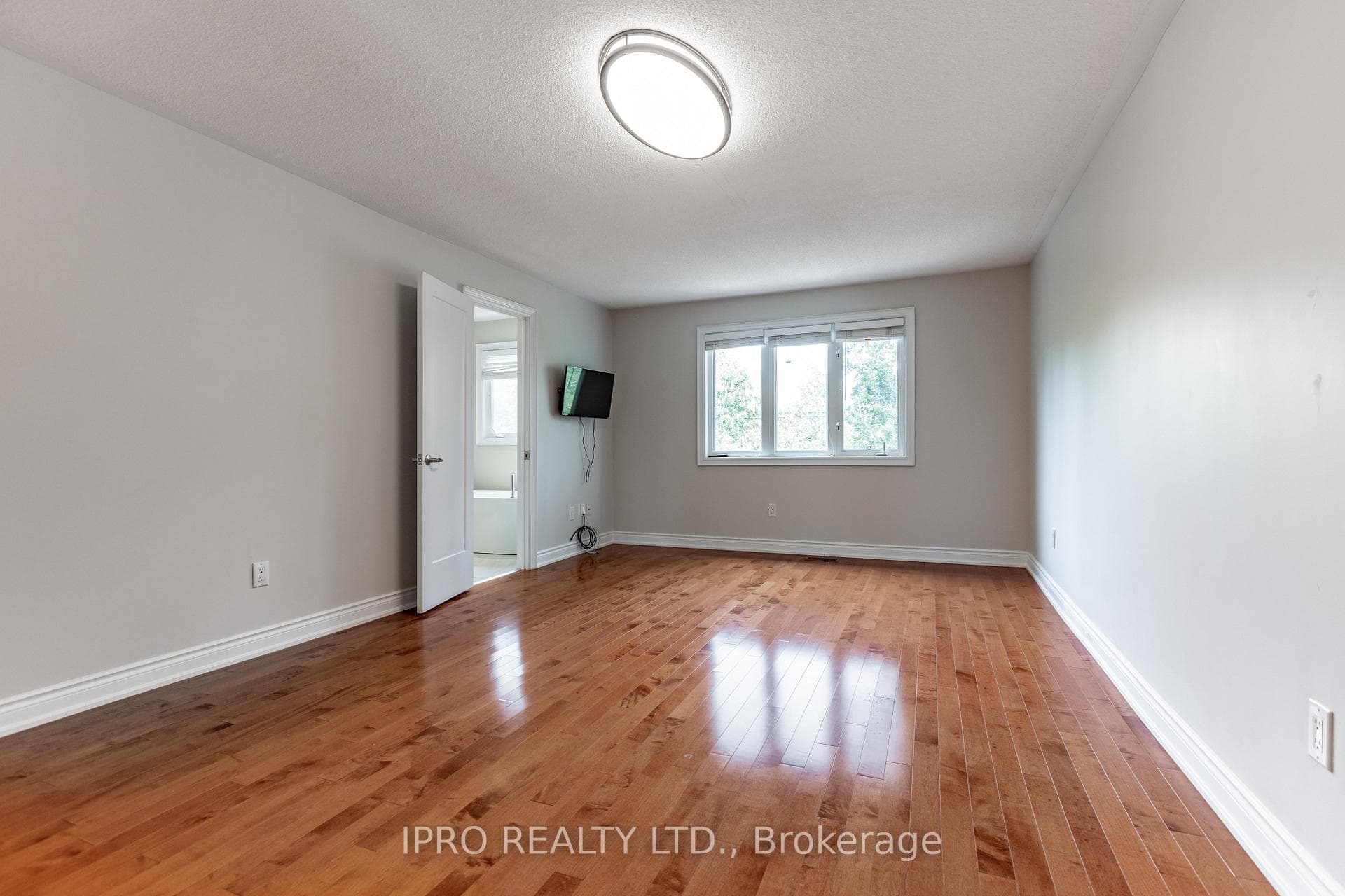 5 Tyre Avenue Unit 8 photo 20