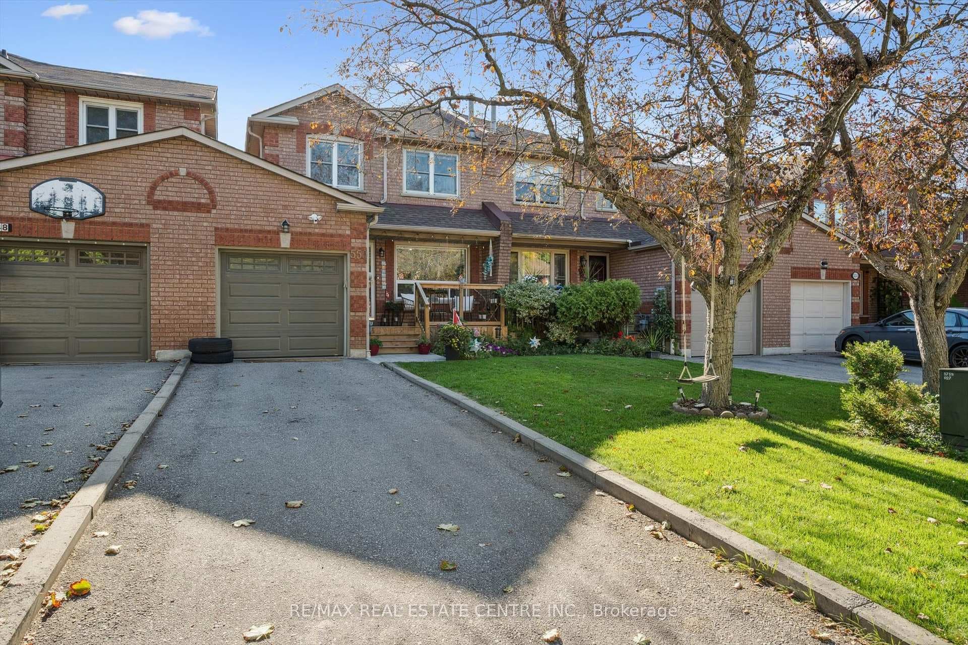 550 Ashprior Avenue photo 2