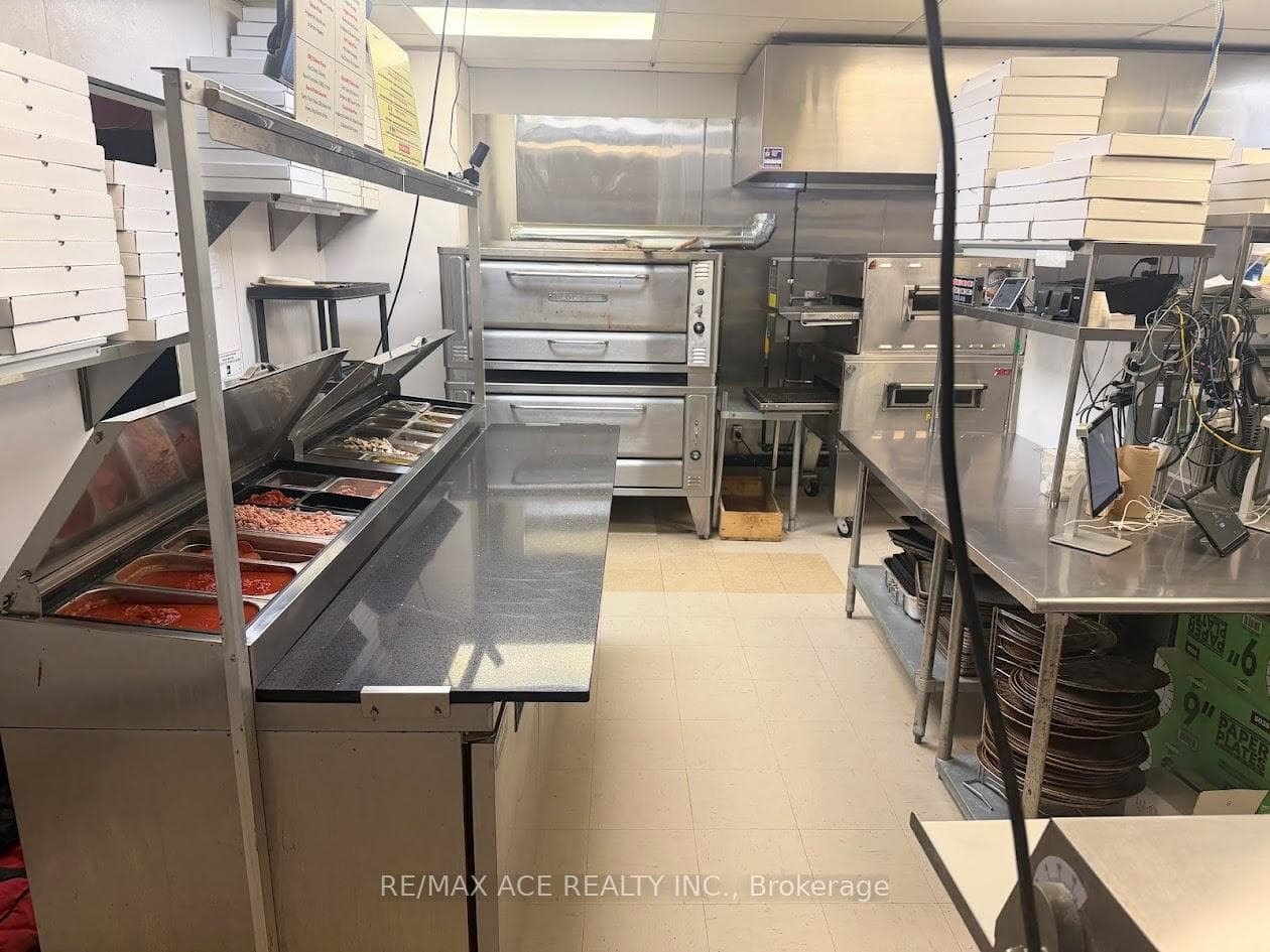 8278 Thorold Stone Road Unit UNIT 1A photo 6