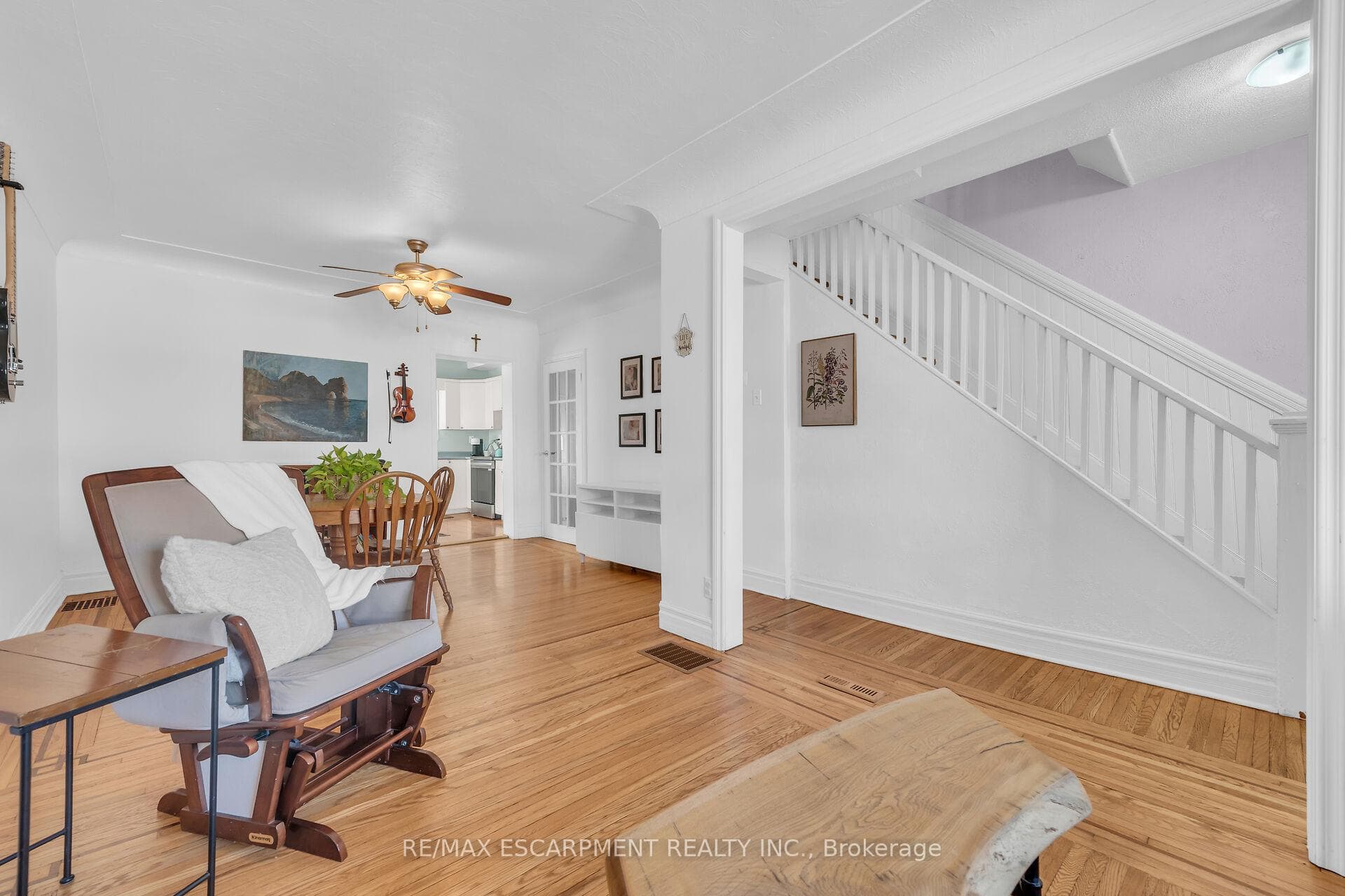 10 Roxborough Avenue photo 10