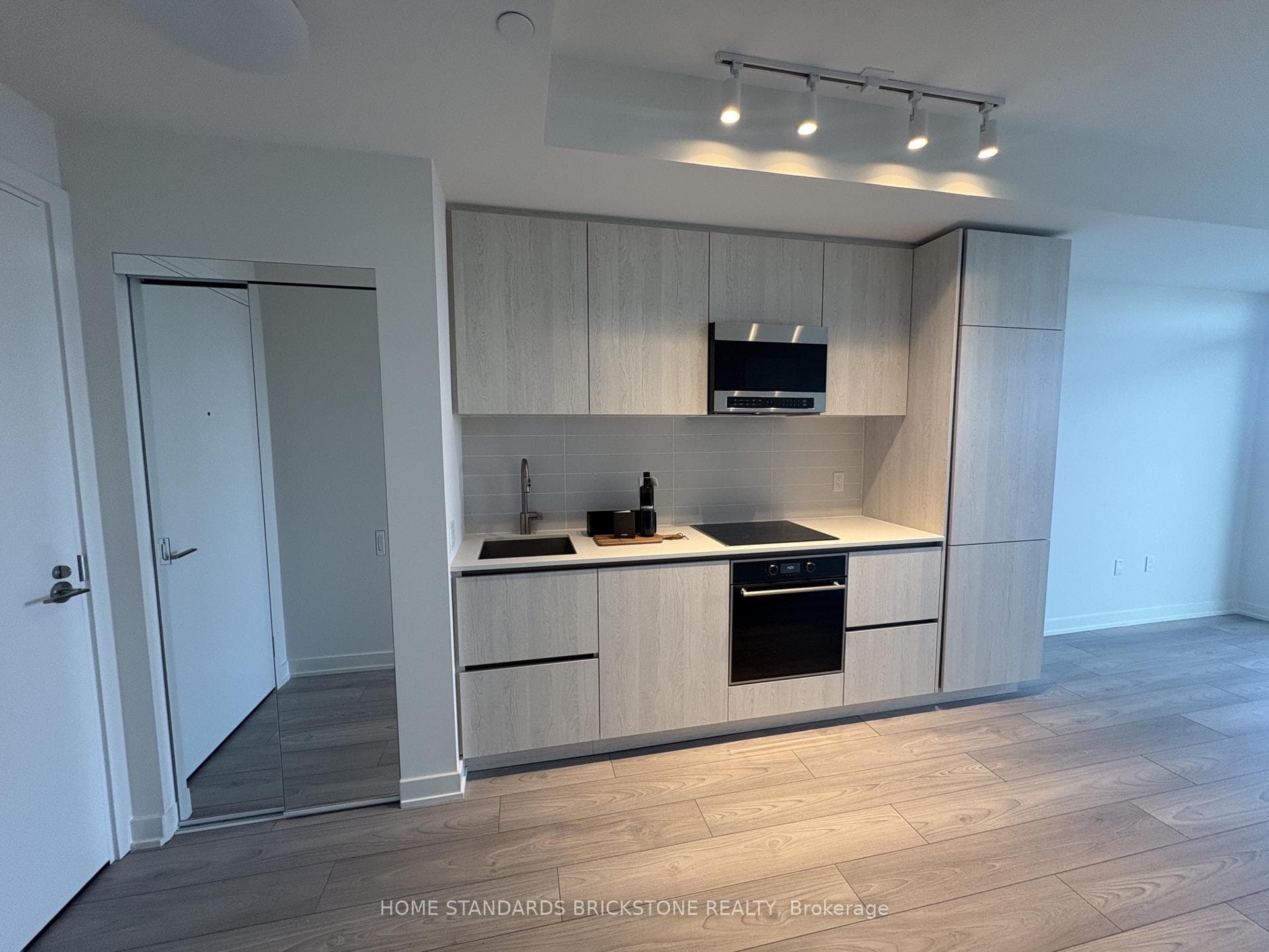 110 Broadway Avenue Unit 2906 photo 5