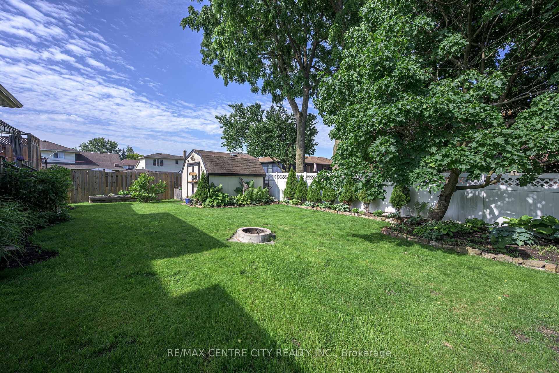 15 Cavanaugh Crescent photo 10