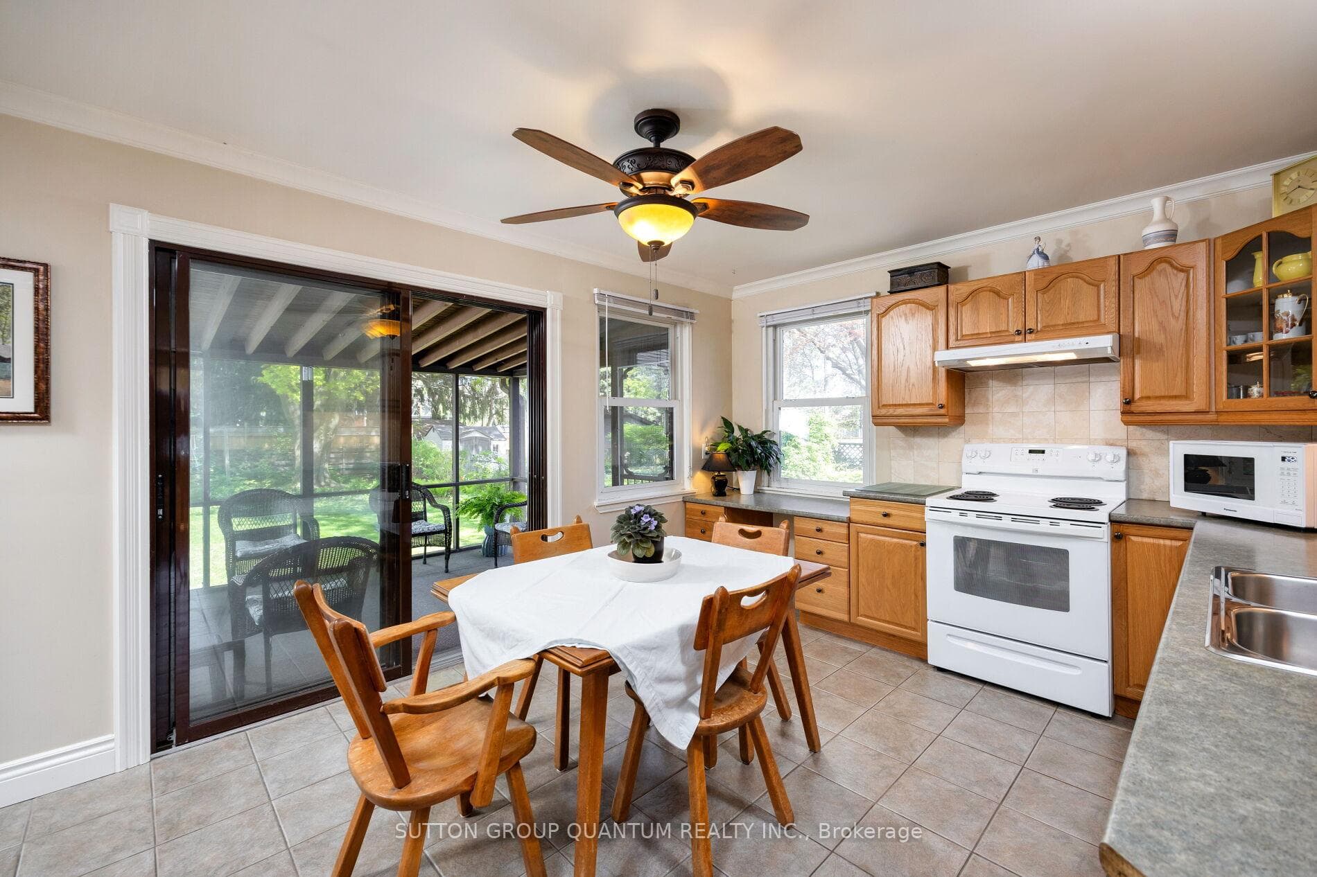 1399 Applewood Road photo 10