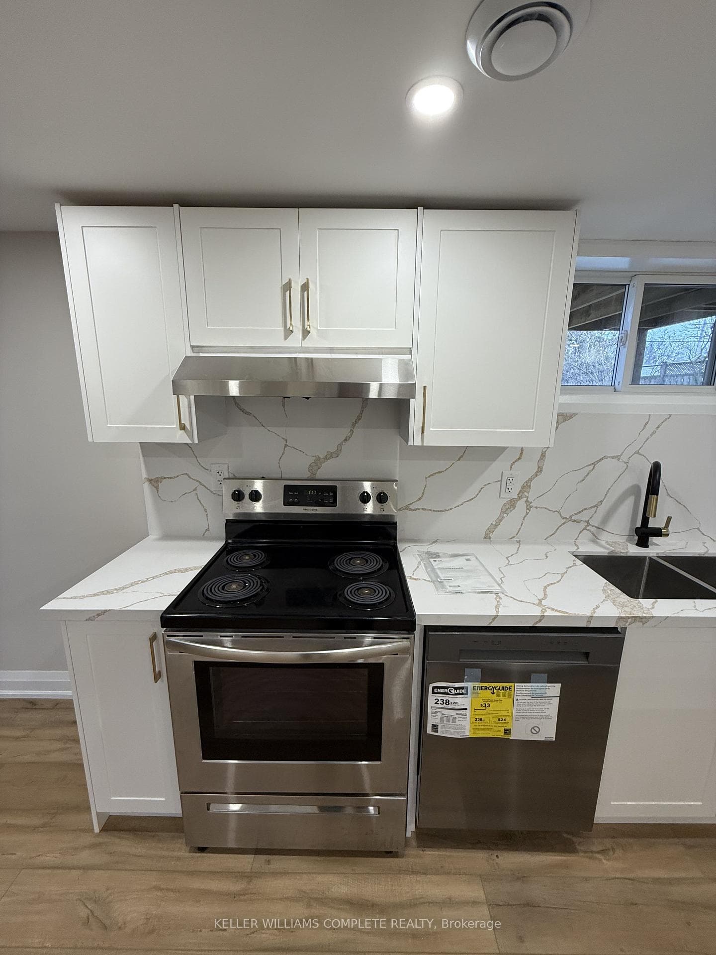 10 FISHER Crescent photo 13