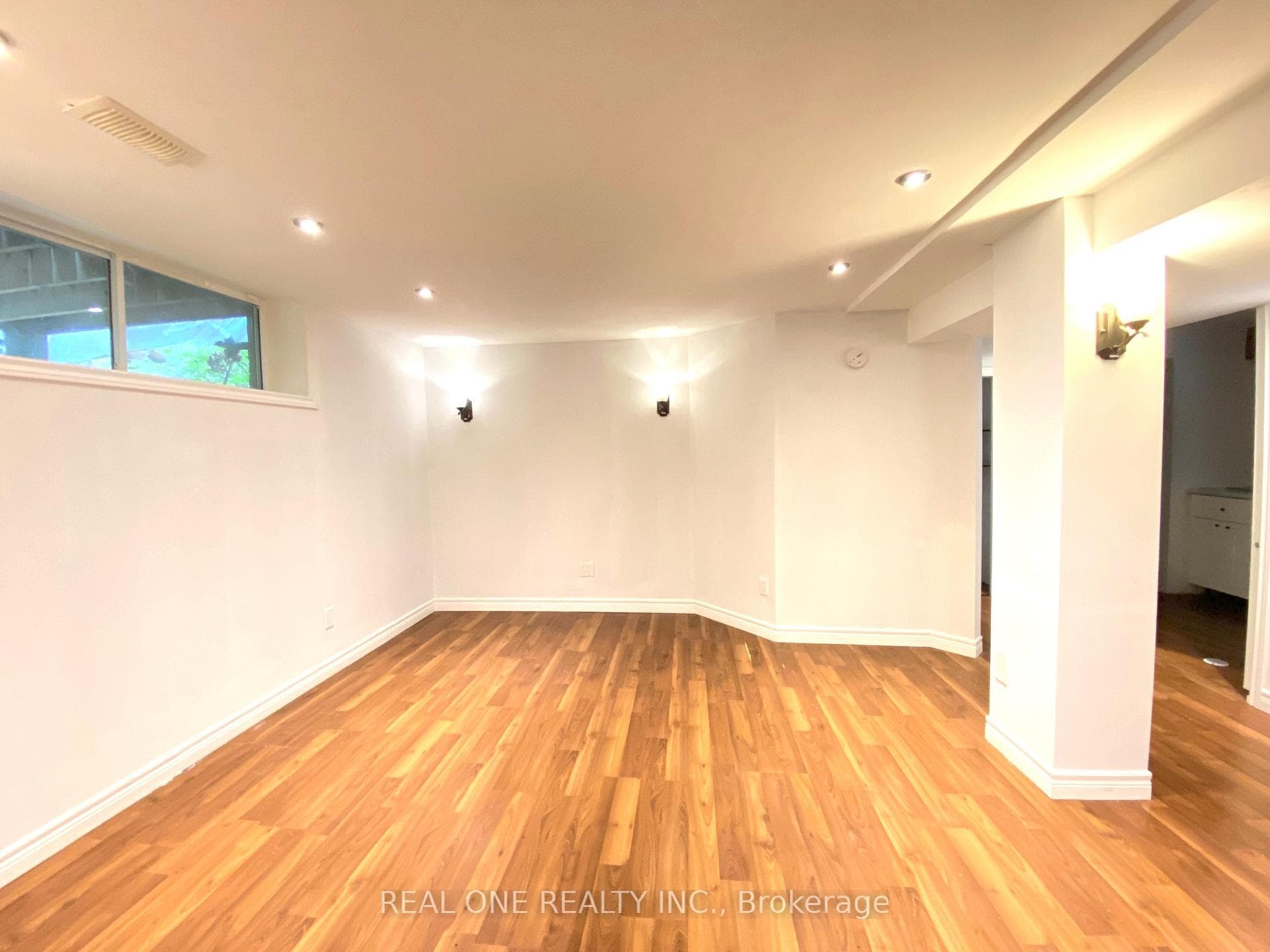7 Kemano Road photo 3