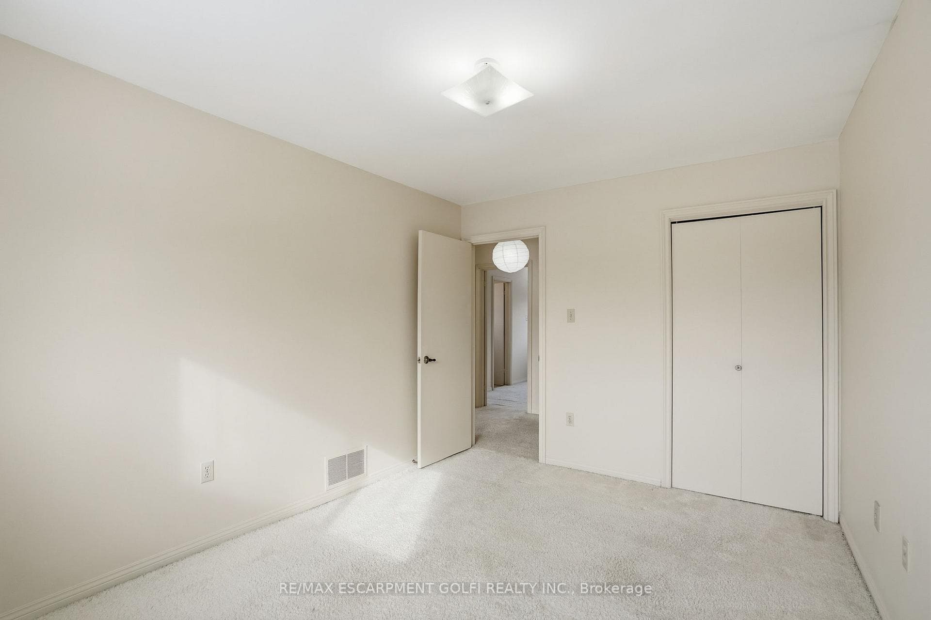 81 HIGHLAND PARK Drive photo 26