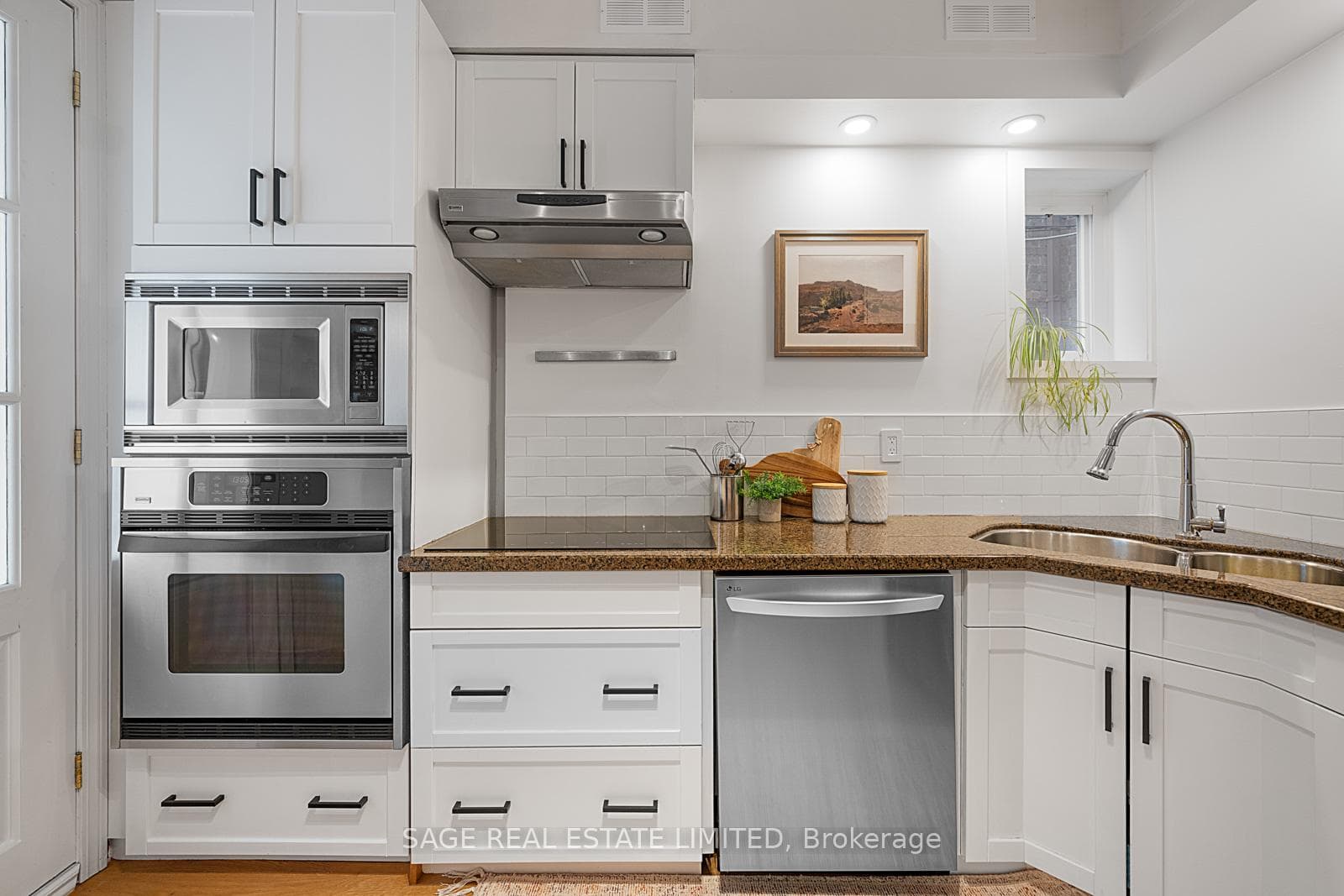 285 Delaware Avenue photo 16