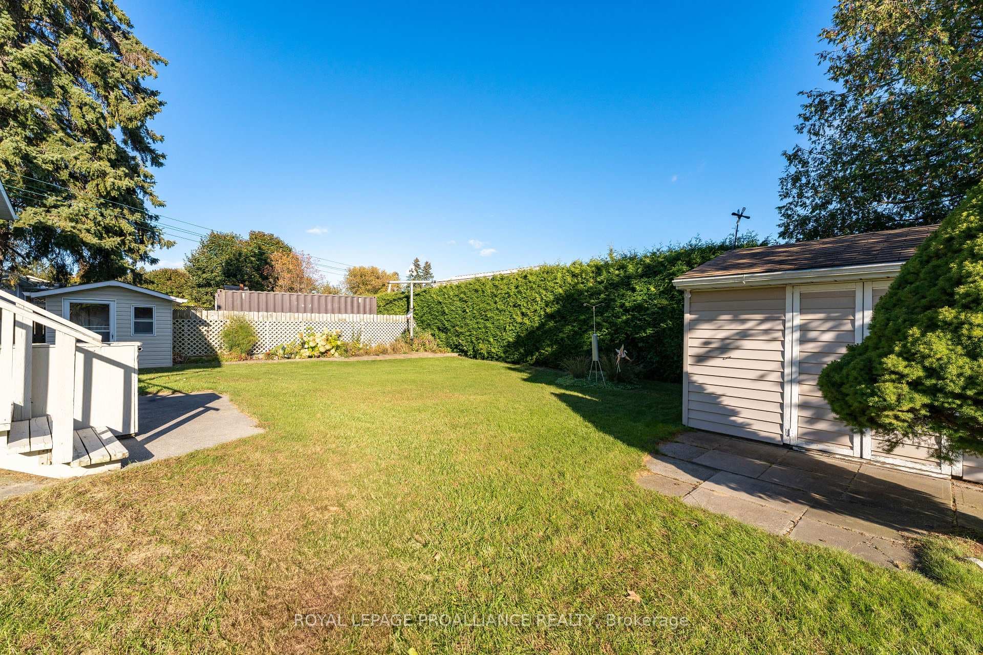 30 Carleton Boulevard photo 11