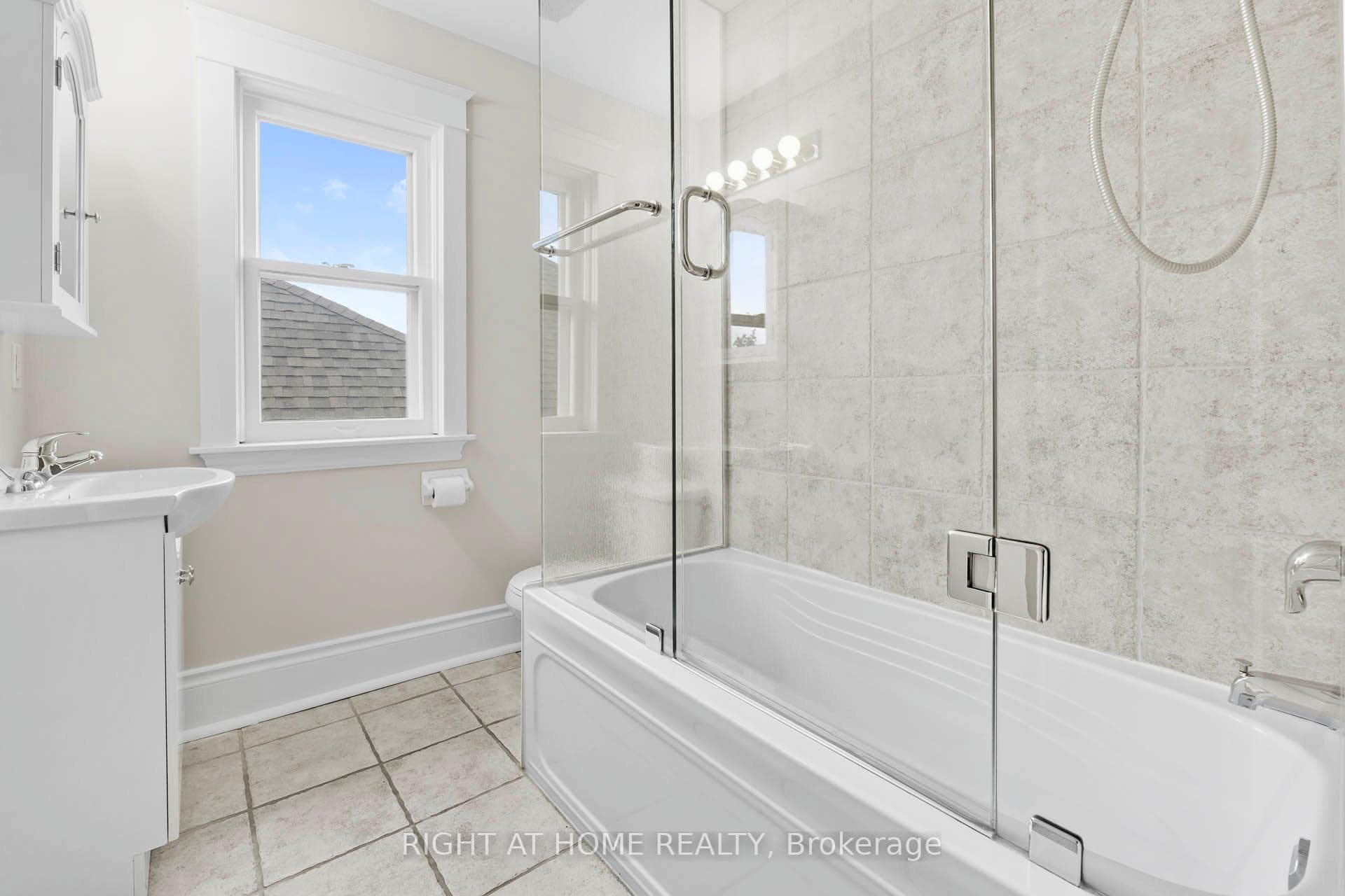 Main Full Bathroom