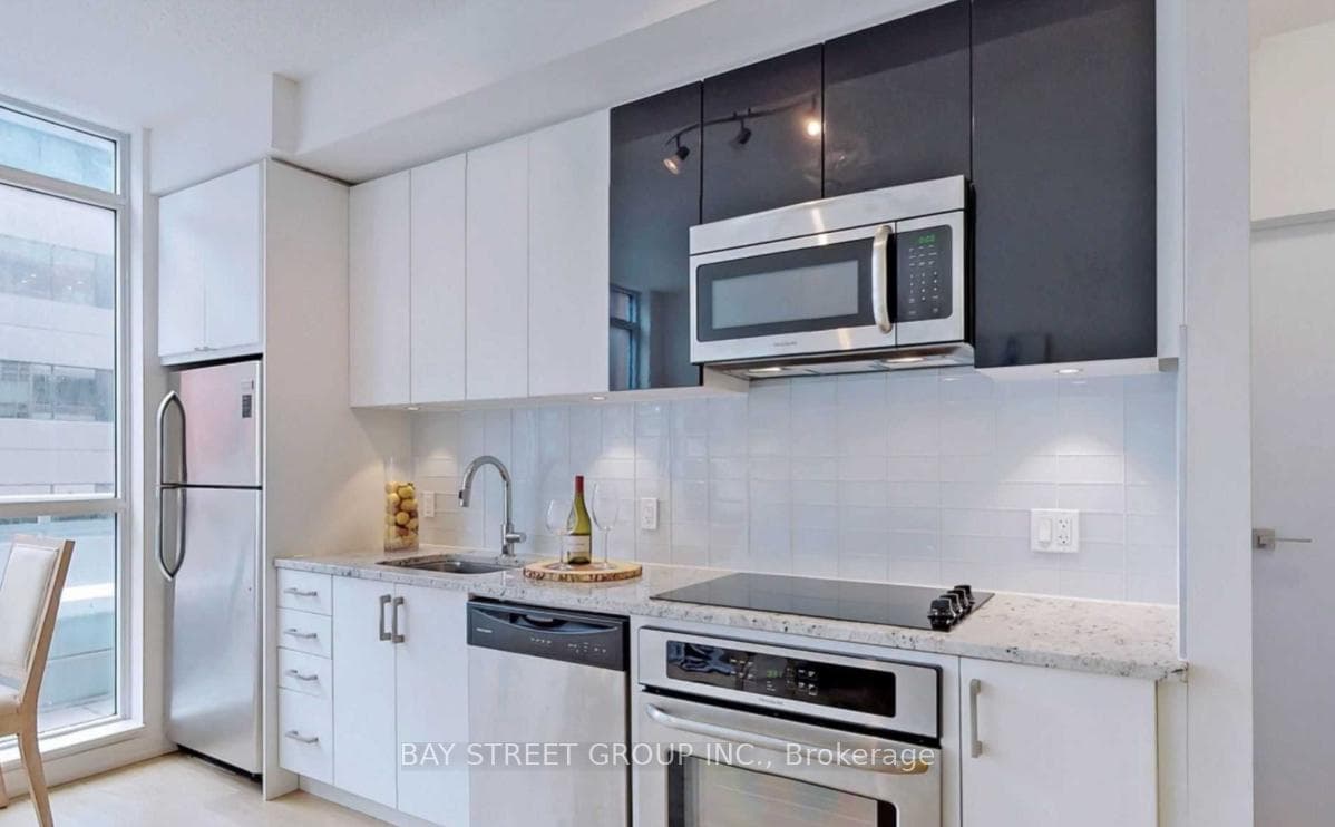 89 Dunfield Avenue Unit 410 photo 19