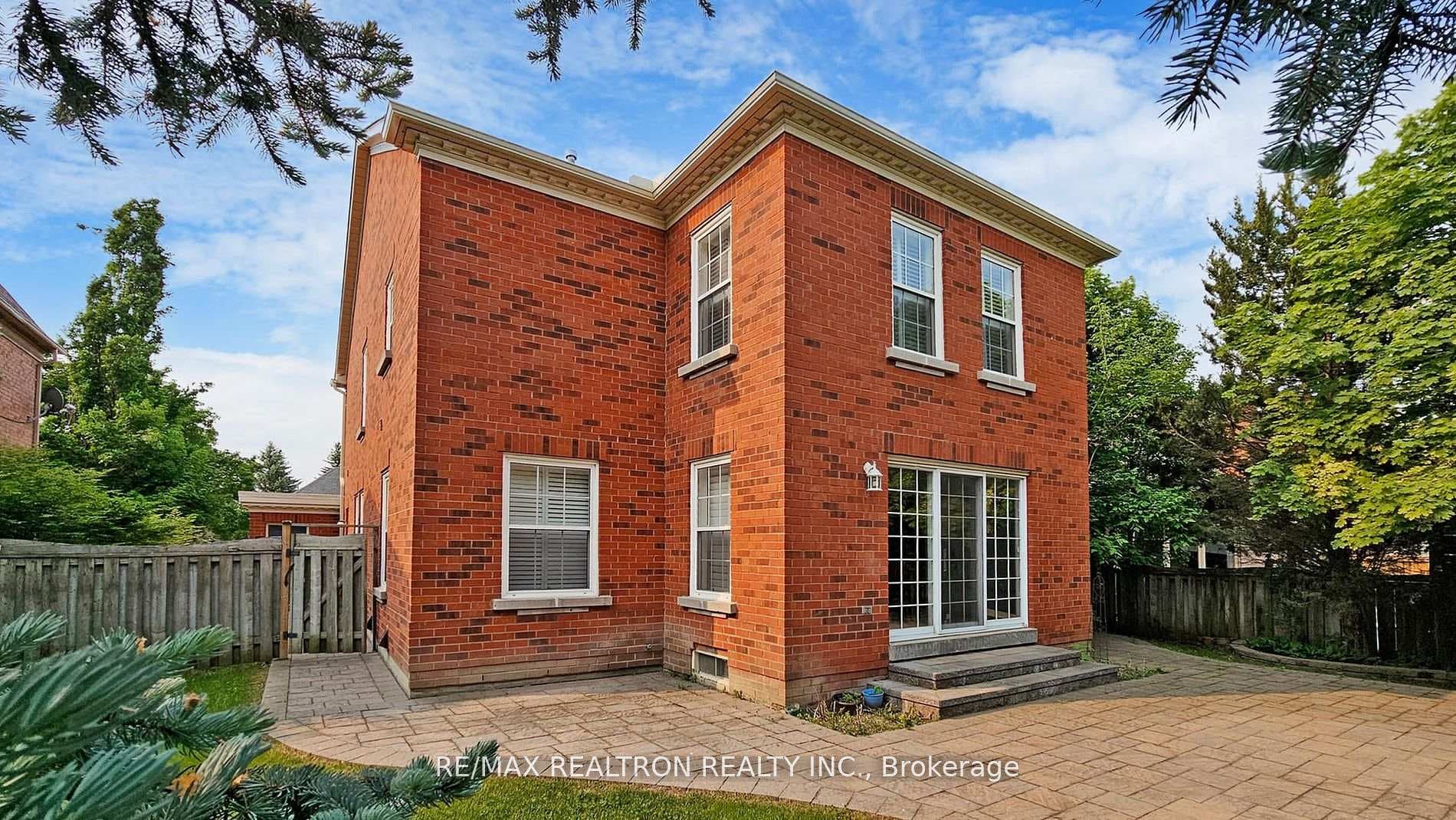 71 Gatcombe Circle photo 28