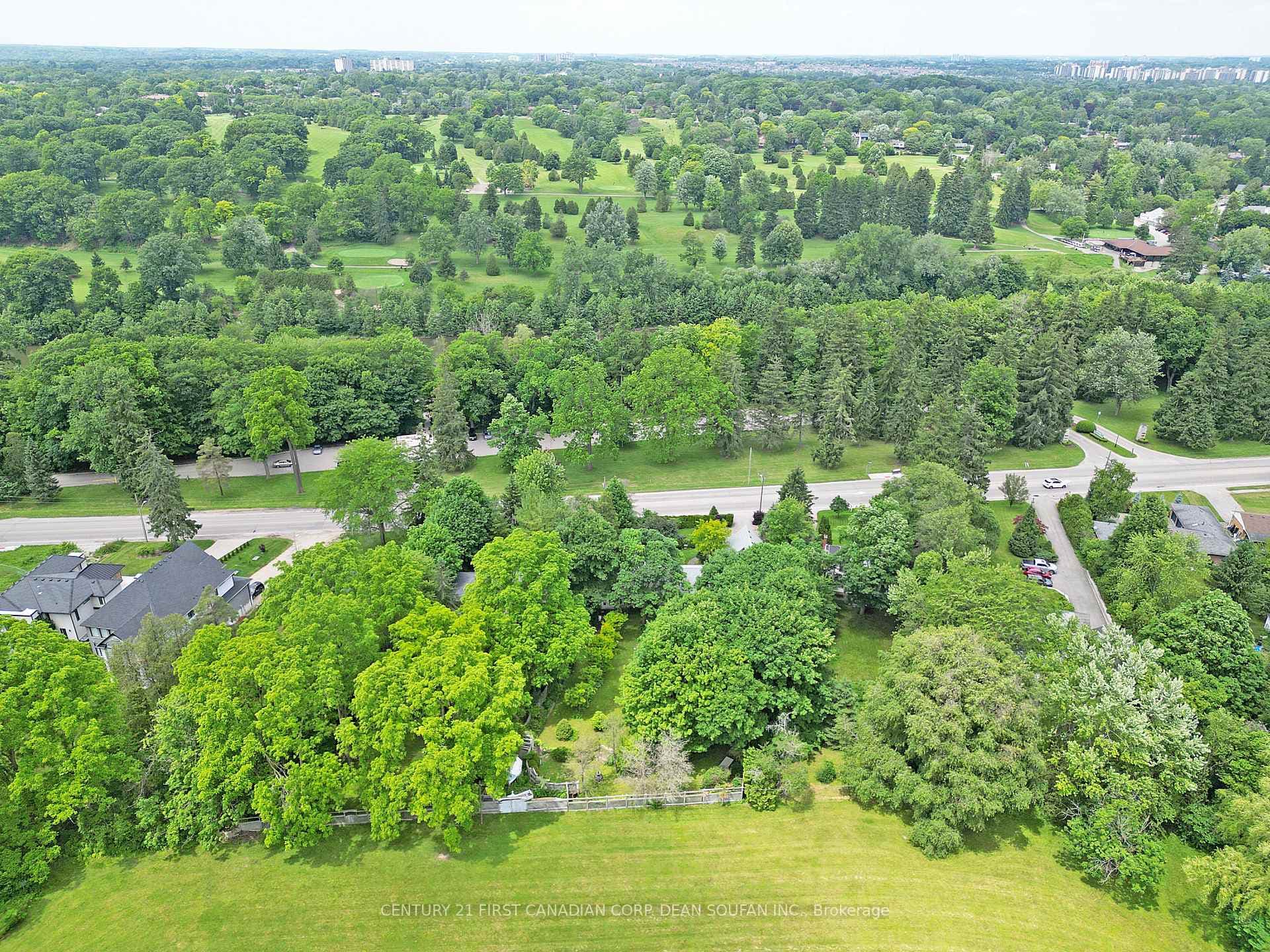 740 Springbank Drive photo 2