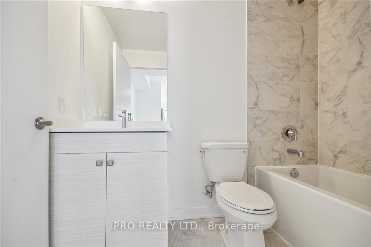 1035 Southdown Road Unit 904 photo 25