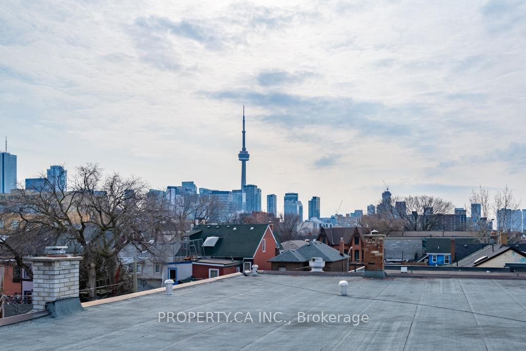 281 Augusta Avenue Unit 2-3 photo 13