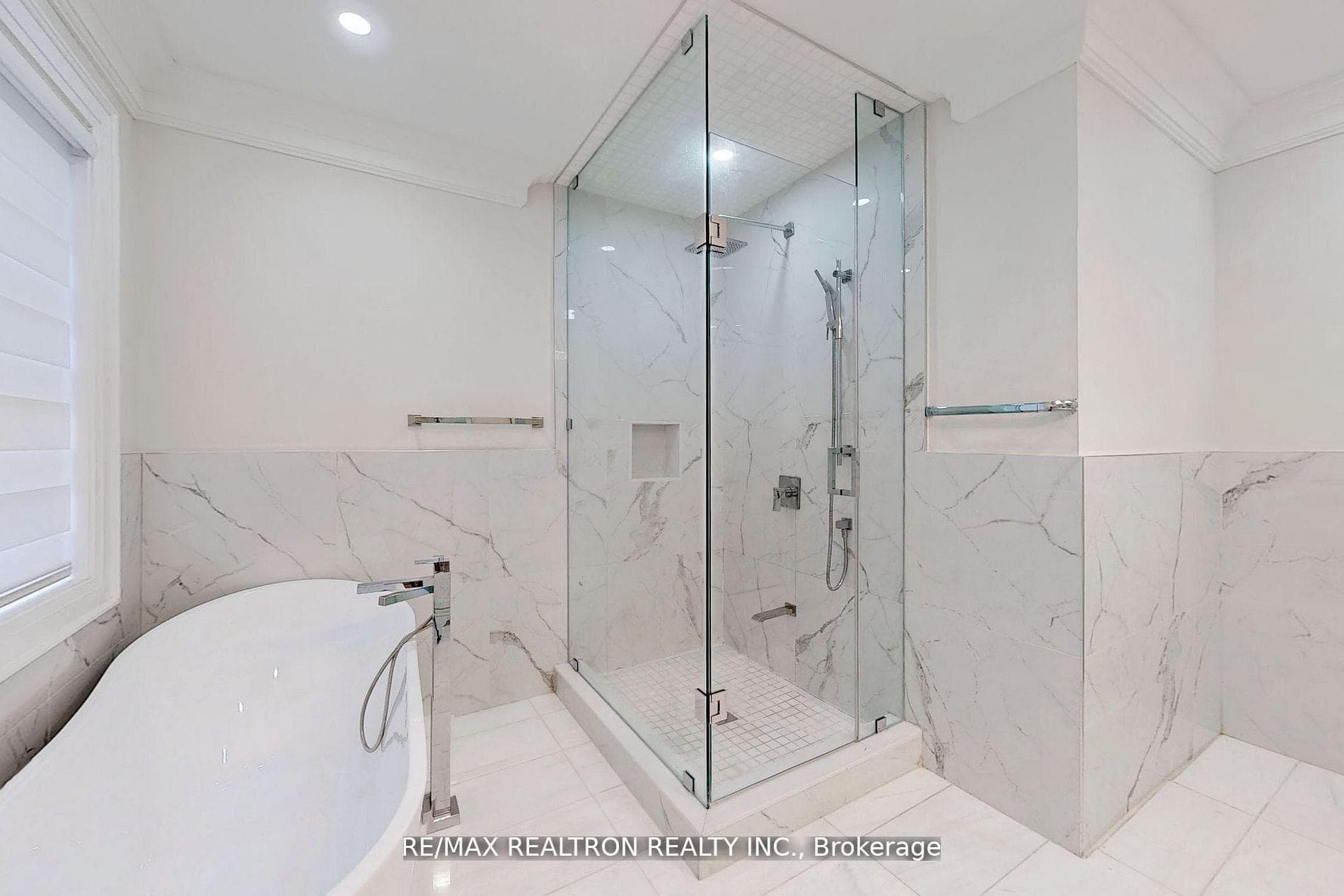 55 Harewood Avenue photo 24