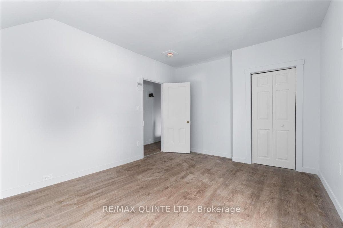 126 Henry Street photo 14