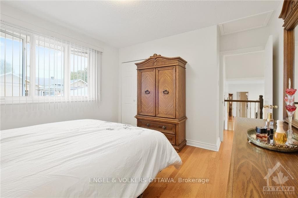 54 FARLANE Boulevard photo 22