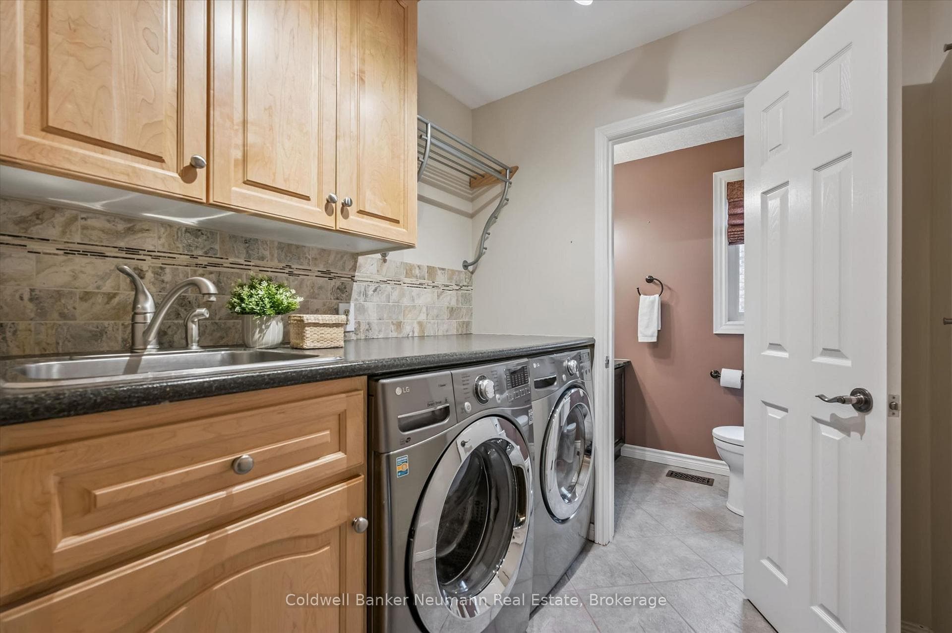 5 Ervin Crescent photo 24