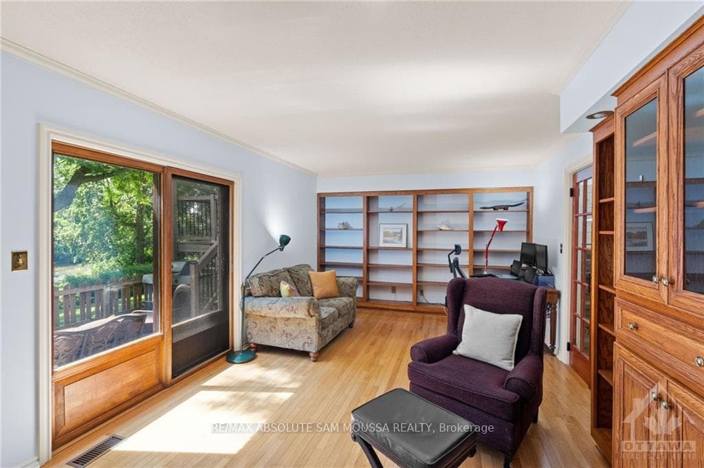 108 BELL Street photo 17