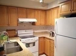 7 Lorraine Drive Unit 1709 photo 7