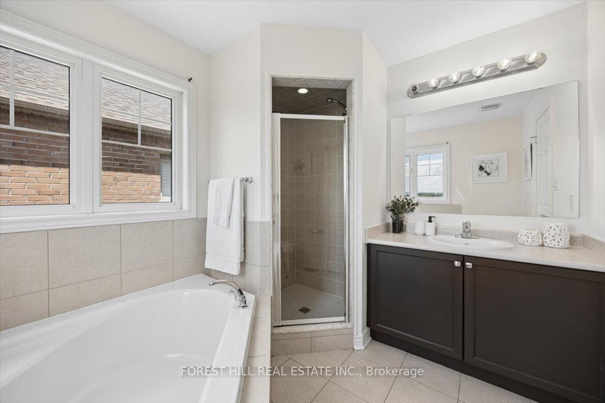 187 Armstrong Crescent photo 26