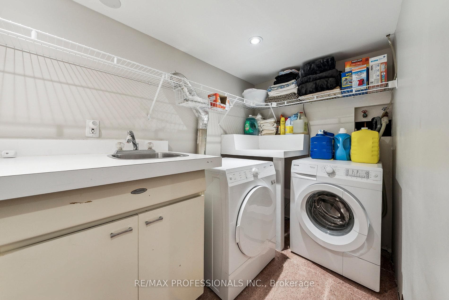 62 Birchmount Road photo 32