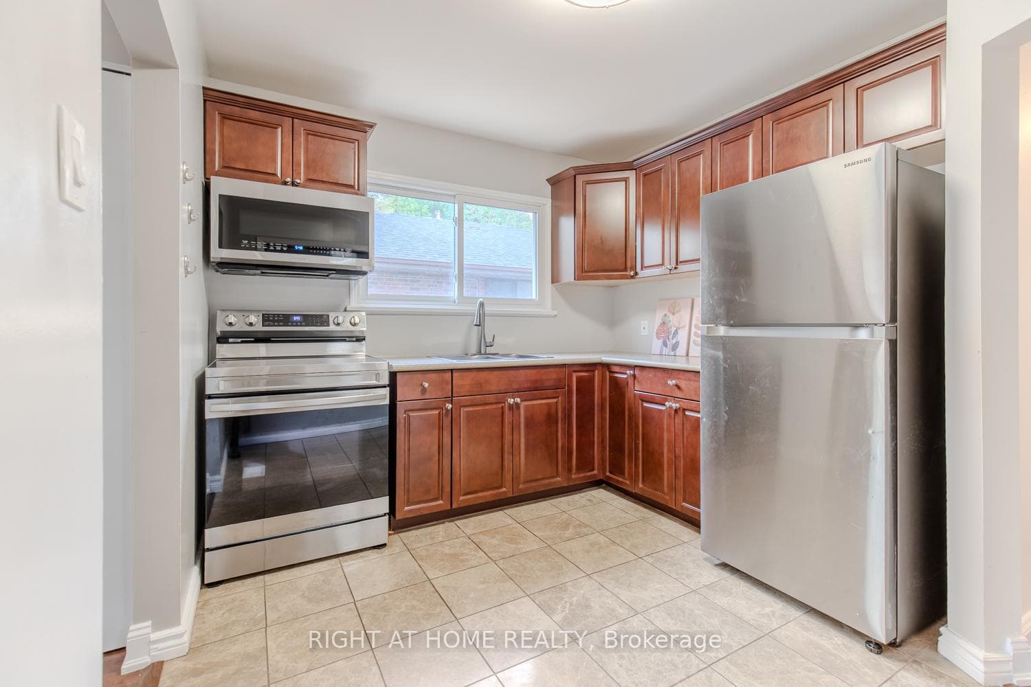 12 Murellen Crescent photo 12