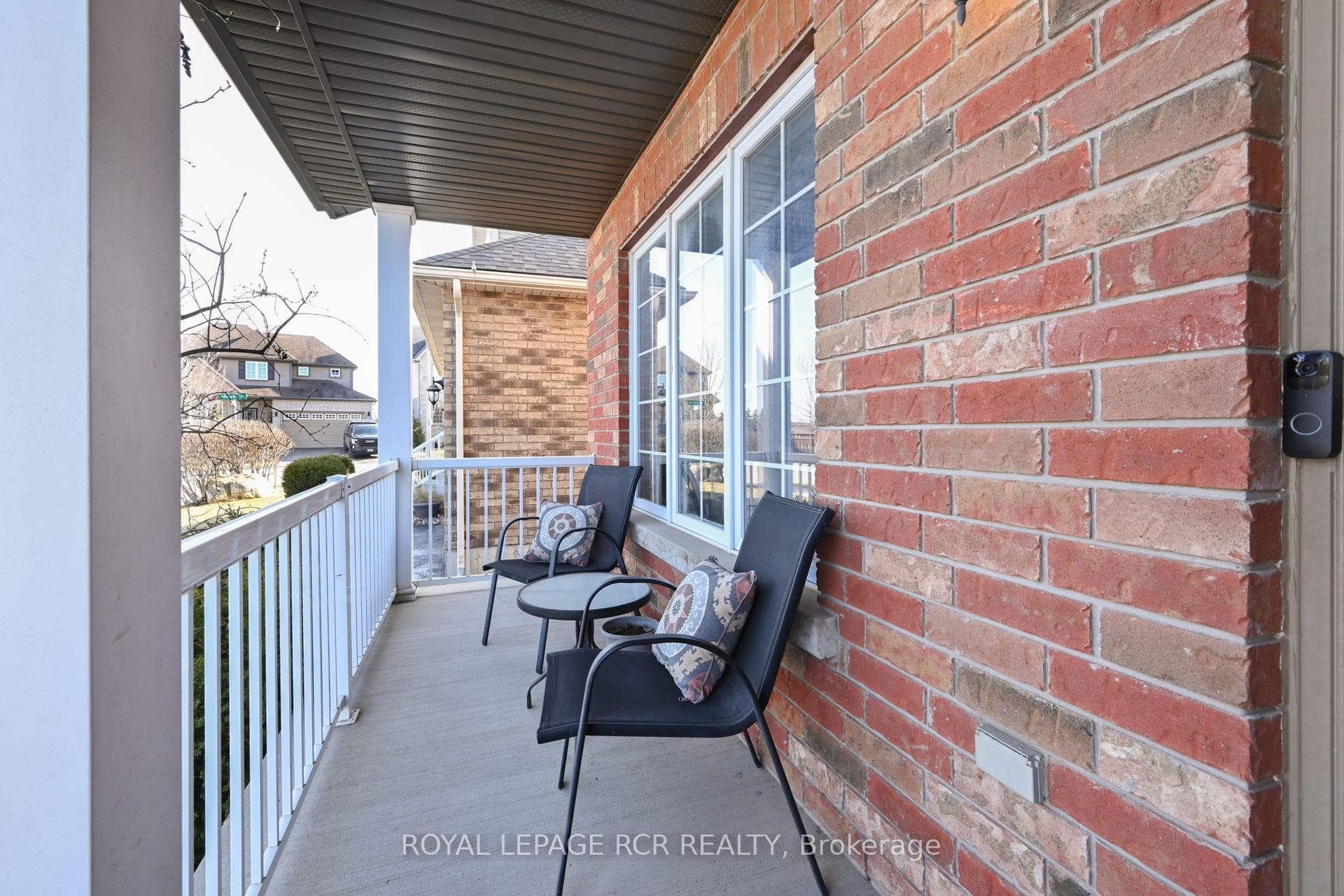 37 Aiken Crescent photo 2