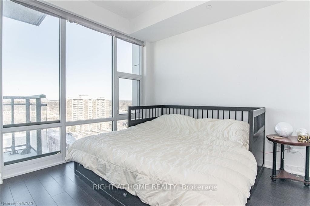 85 Duke Street Unit 1401 photo 12