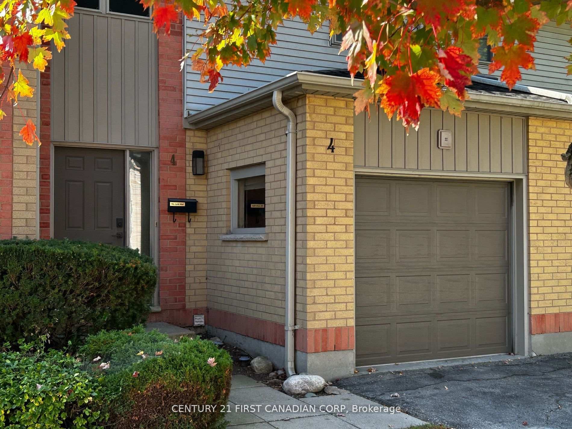 1199 Hamilton Road Unit 4 photo 2