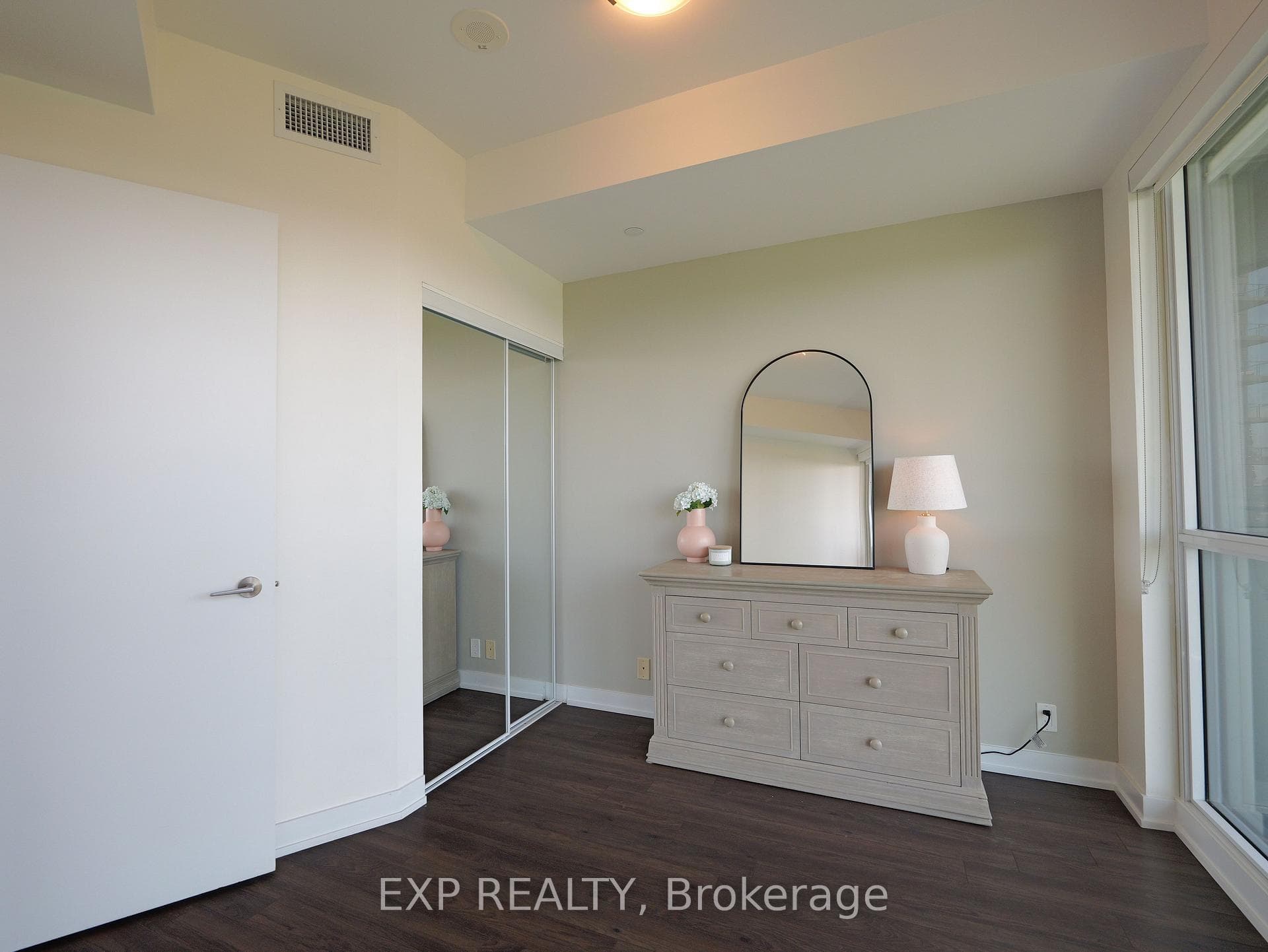10 Park Lawn Road Unit 2204 photo 21