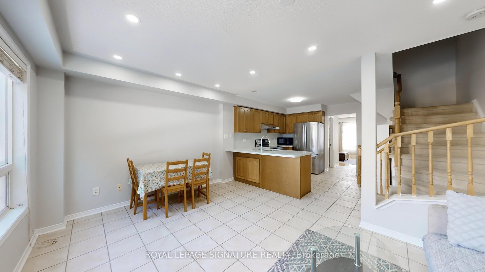 16 Pennefather Lane photo 8