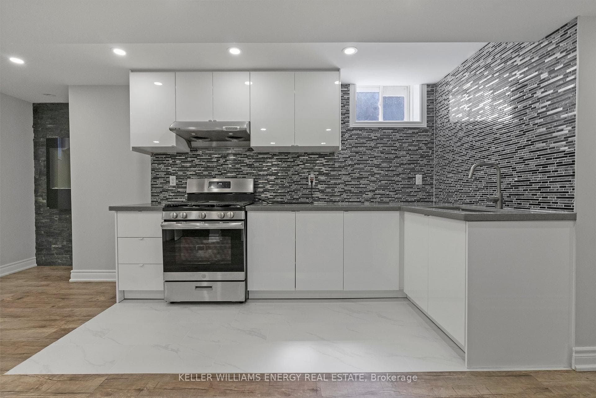 113 Westover Drive photo 32