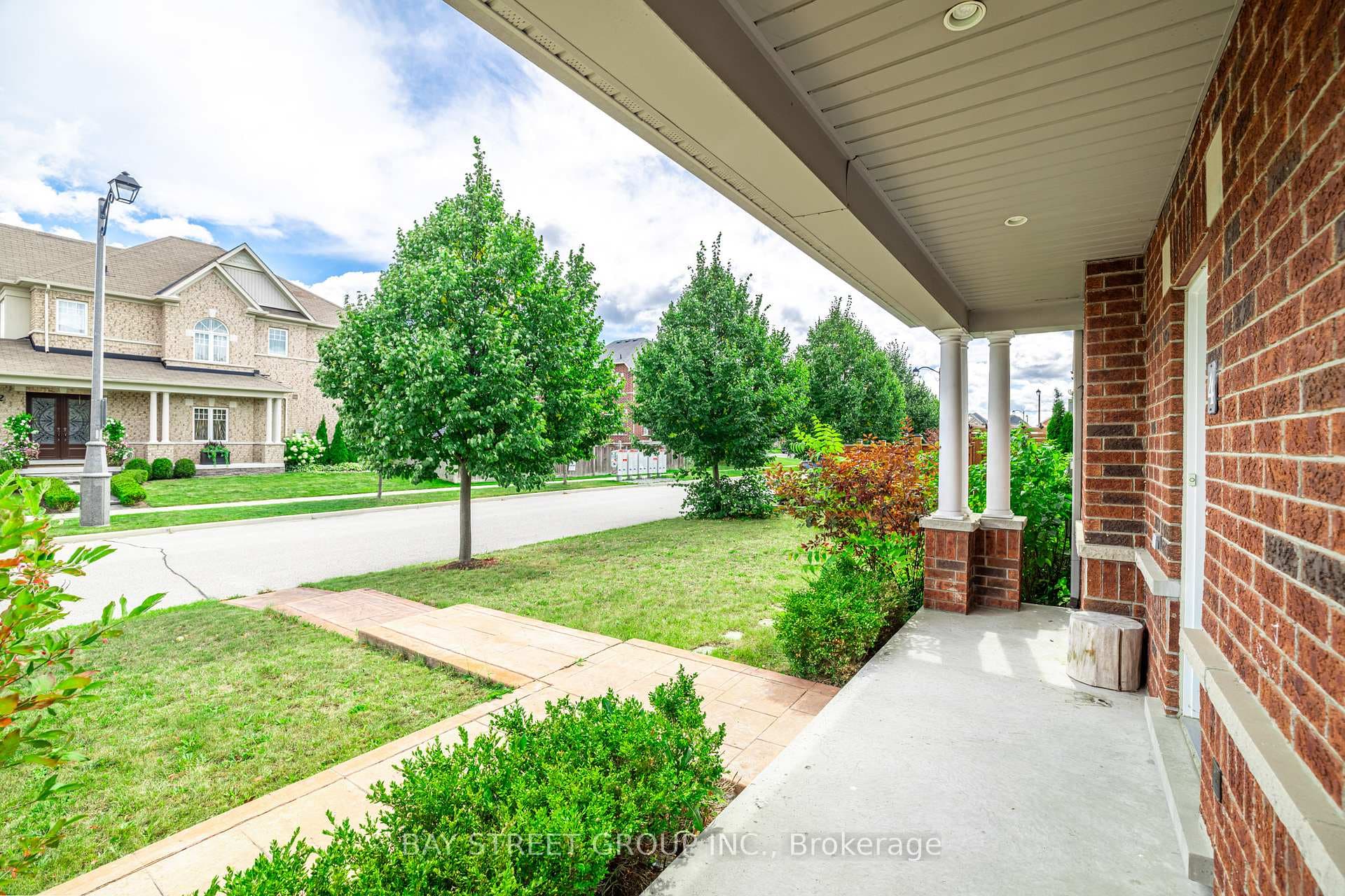 4 Courtland Crescent photo 4