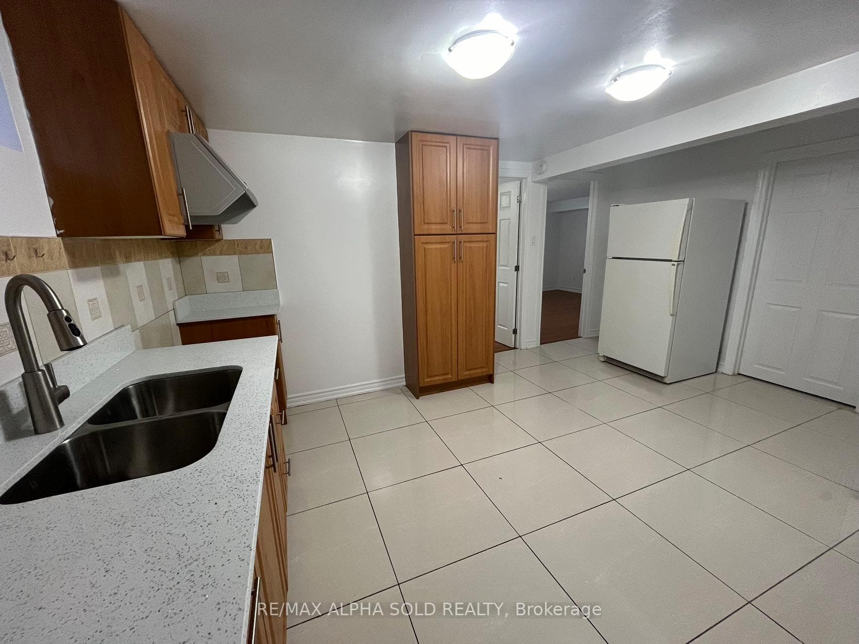1232 Huntingwood Drive Unit Lower photo 7