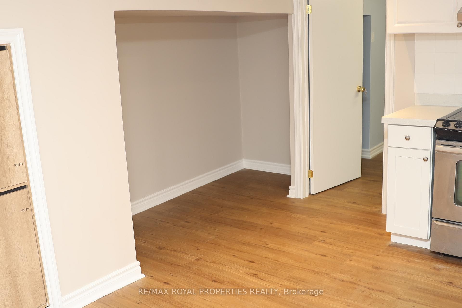66 Woodgarden Crescent Unit Bsmt photo 2
