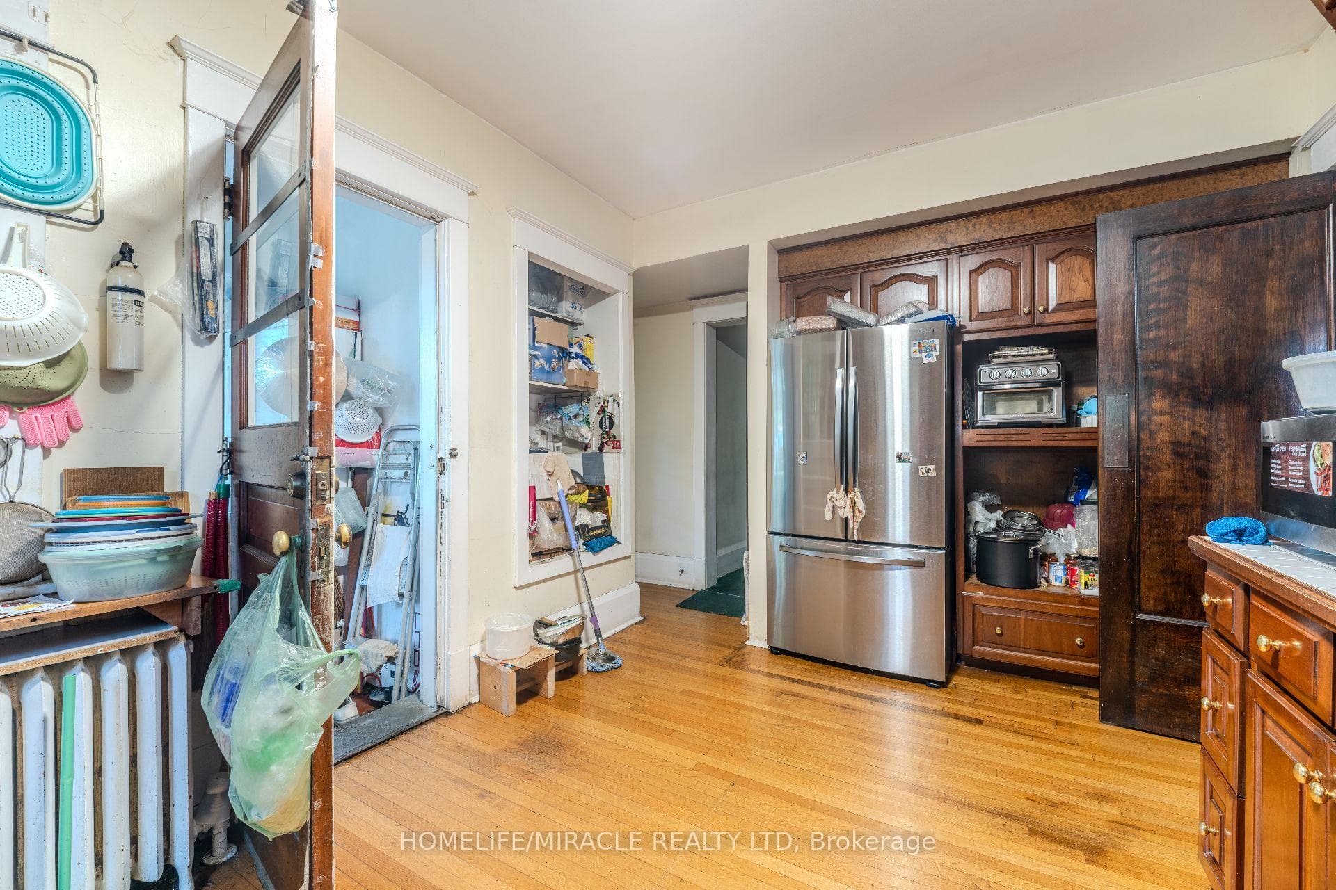 5214 Third Avenue photo 39