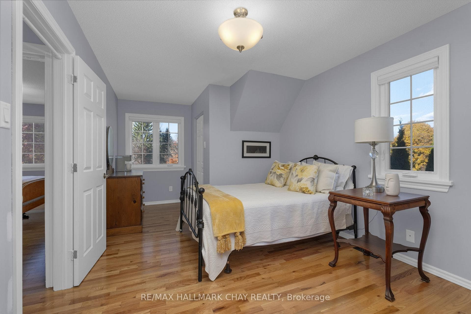 8 Martine Crescent photo 21