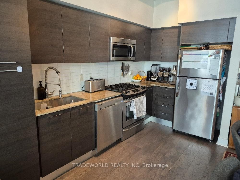 399 Adelaide Street Unit 319 photo 9