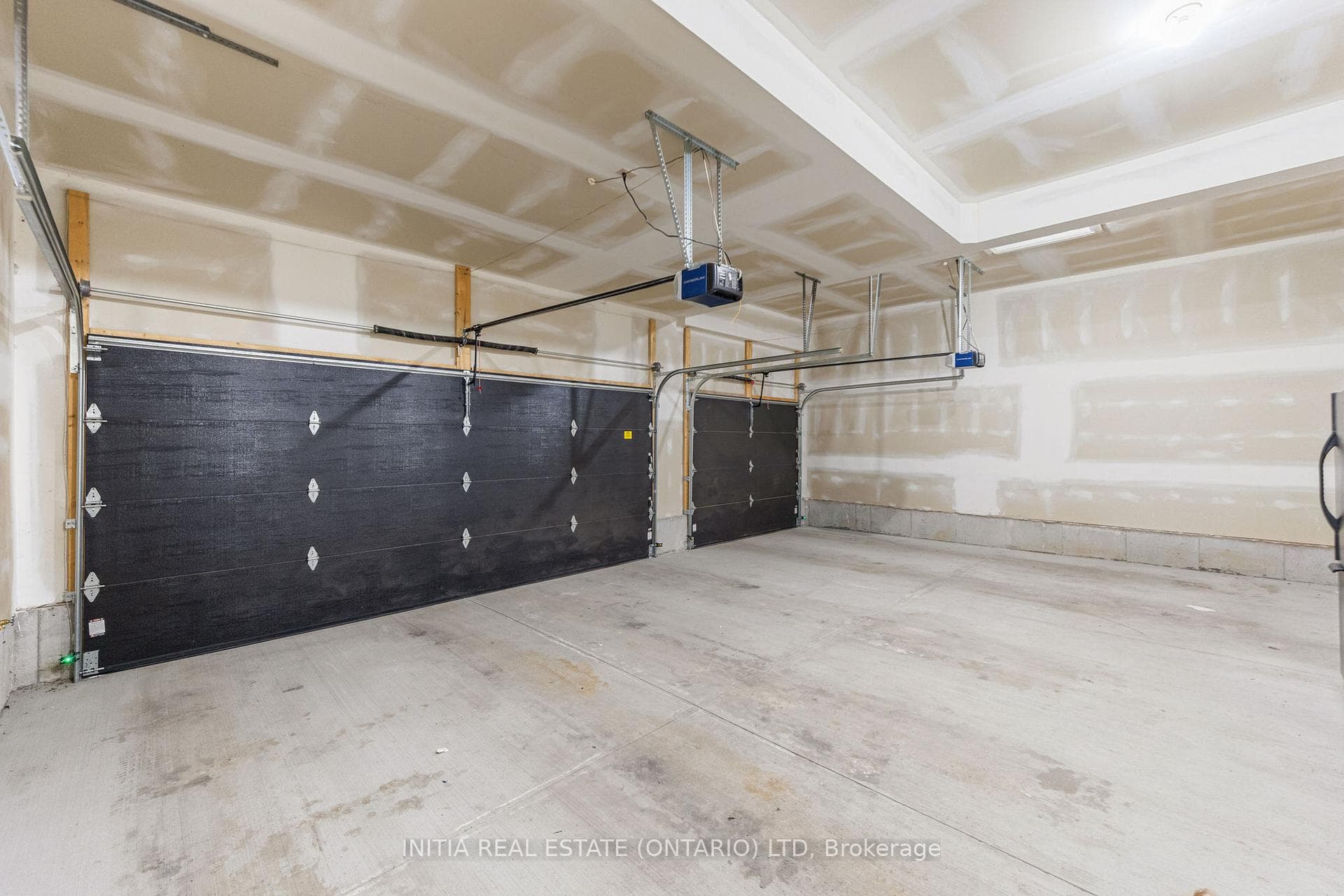 608 Sweetbay Crescent photo 40