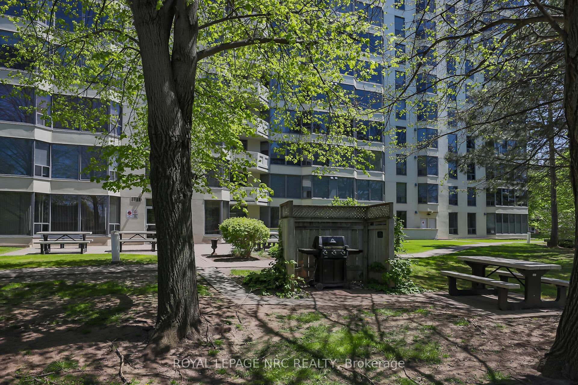 COMMON USE BBQ AREA WITH PICNIC TABLE