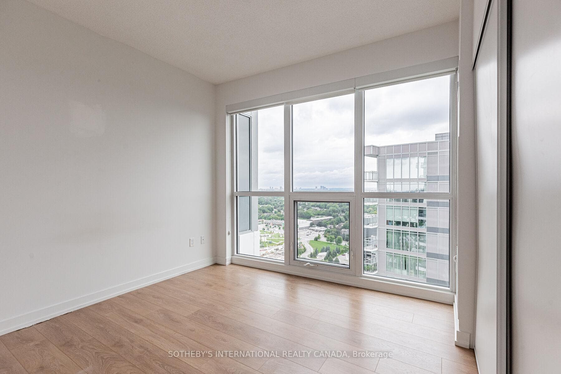 117 McMahon Drive Unit 3109 photo 16