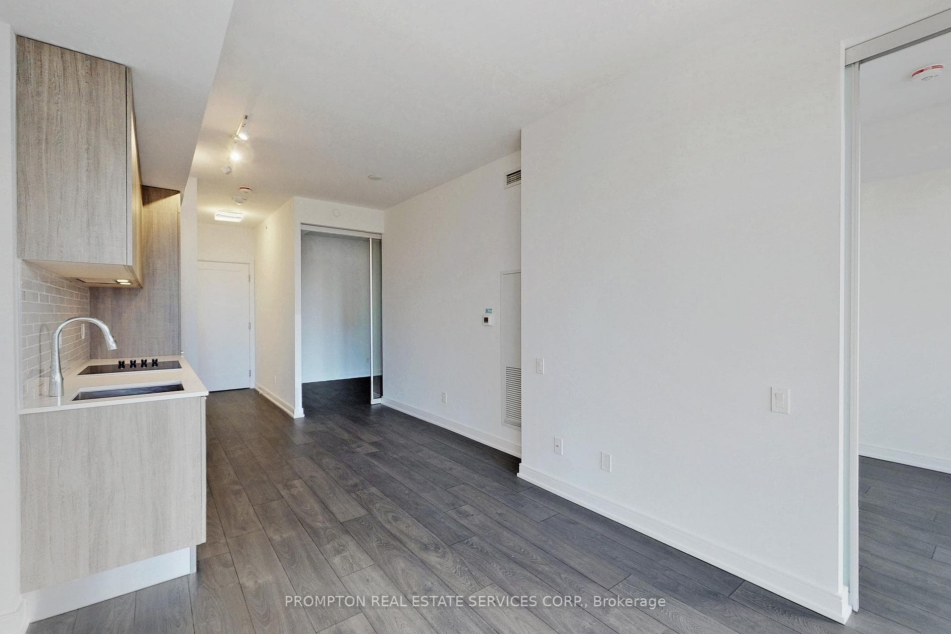 3 Gloucester Street Unit 1010 photo 6