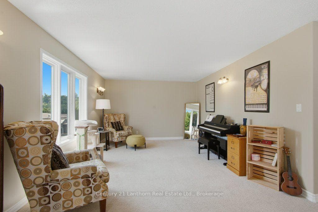 17 Mayhew Drive photo 10