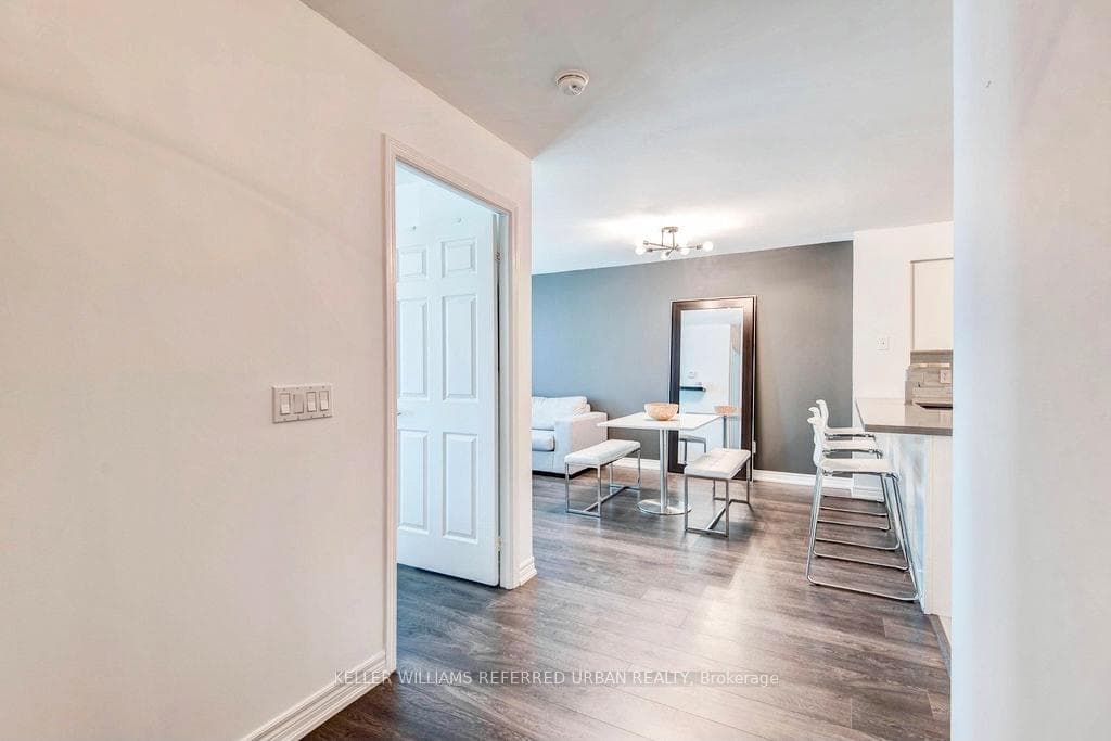 30 Grand Trunk Crescent Unit 2208 photo 23
