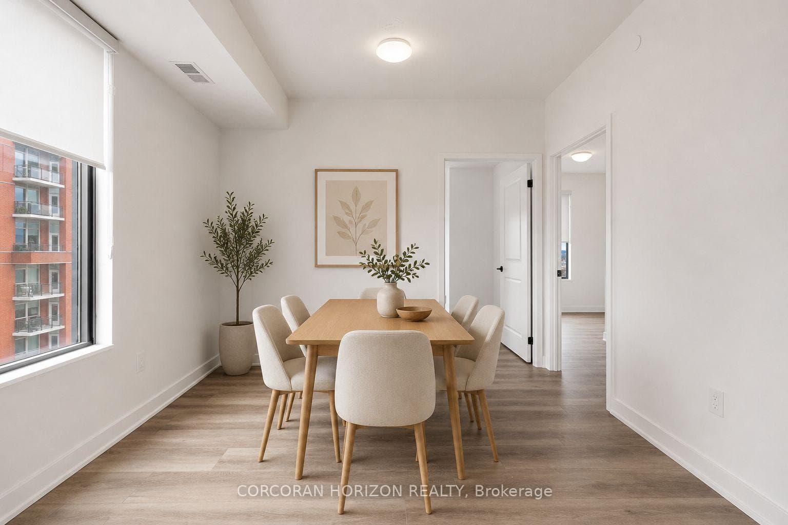 2075 Lakeshore Road Unit 809 photo 5