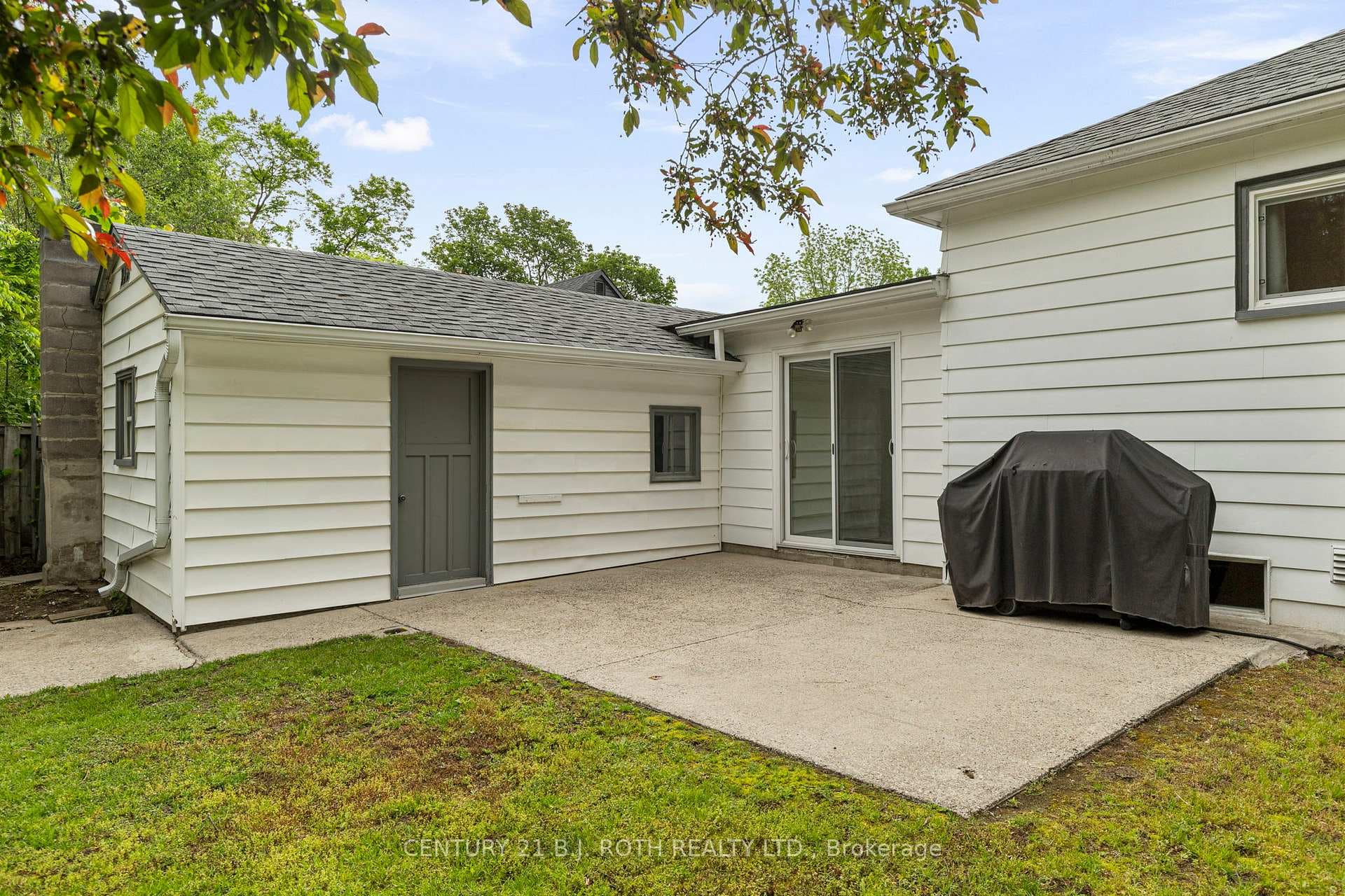 52 Marcus Street photo 23